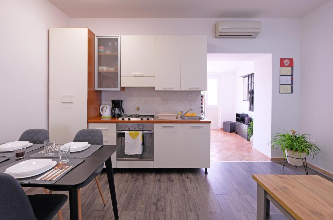 Apartment Klea - Cosy, Near City Center Pula Exterior foto